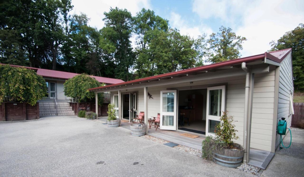 Jafa'S Motels Lawrence Εξωτερικό φωτογραφία